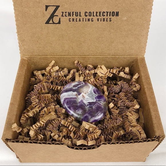 Dream Amethyst worry stone (palm stone, thumb stone) oval healing crystal rock - Picture 6 of 11